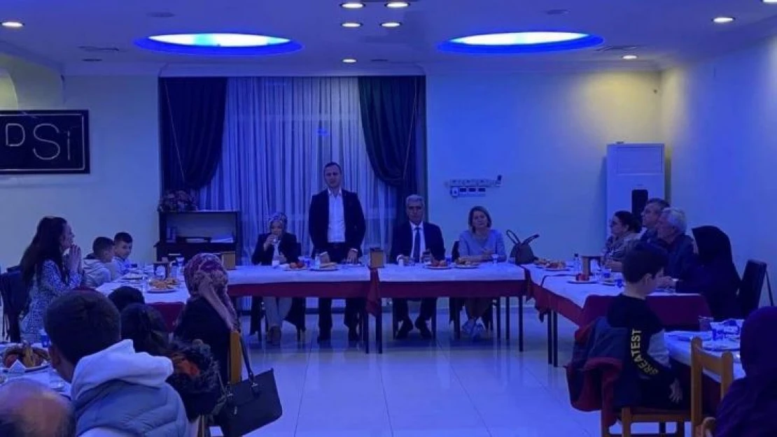 İpsala'da öksüz ve yetim çocuklar iftar yemeğinde bir araya geldi