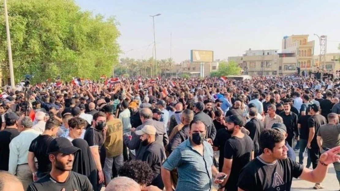 Irak'ta Koordinasyon Grubu ve Sadr Grubu destekçilerinden karşılıklı protesto