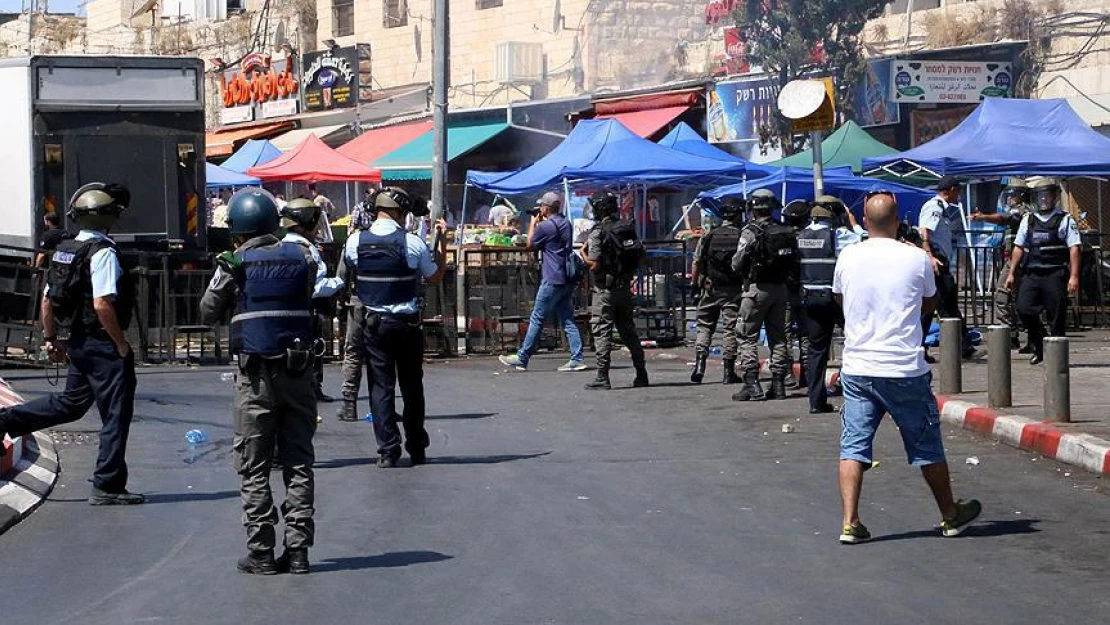 İsrail polisi gazeteci Kayk'a destek için yapılan eyleme müdahale etti