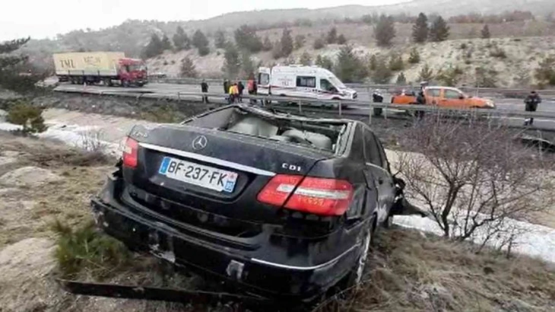 İstanbul-Ankara yolunda kaza yapan araç takla attı: 1 yaralı