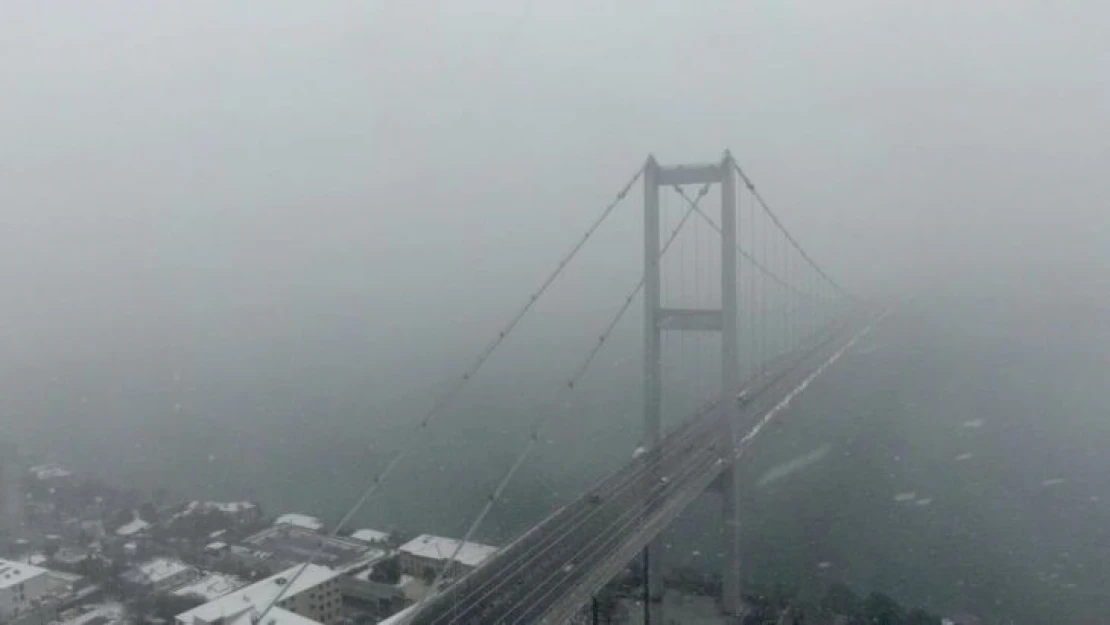 İstanbul Boğazı'nda gemi trafiği askıya alındı