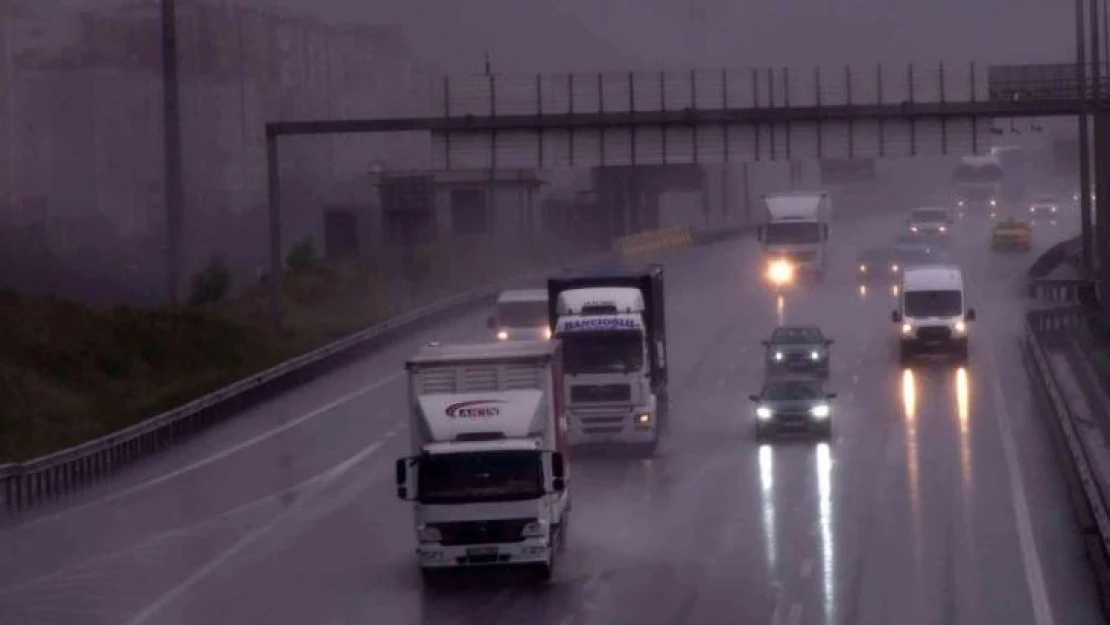 İstanbul'da beklenen yağış başladı