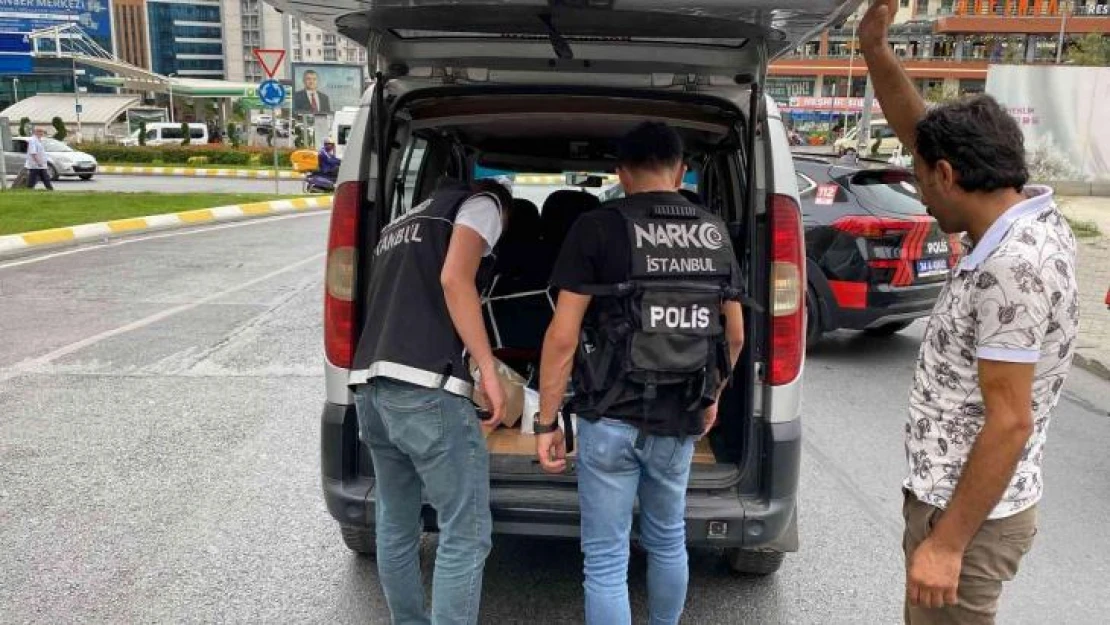 İstanbul'da polisten Narkotik Dar Alan Uygulaması