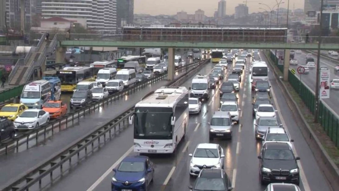 İstanbul'da trafik yoğunluğu yüzde 80'e ulaştı