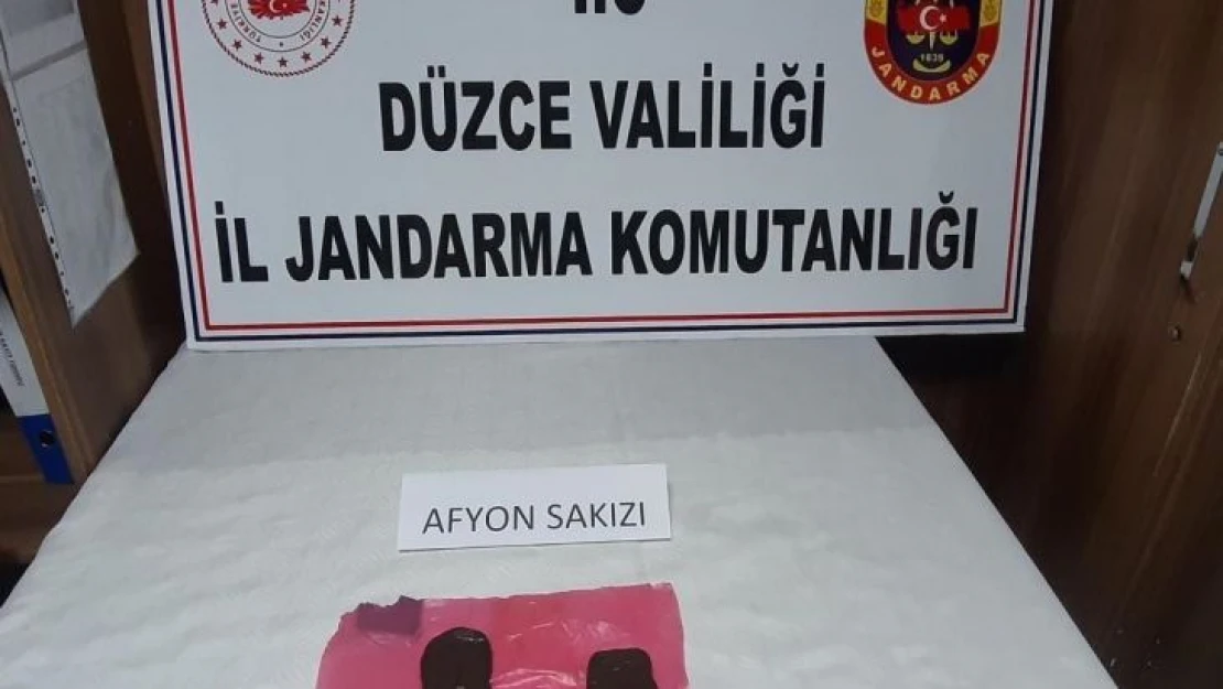 İstanbul'dan Düzce'ye taksiyle uyuşturucu madde getiren şüpheli yakalandı