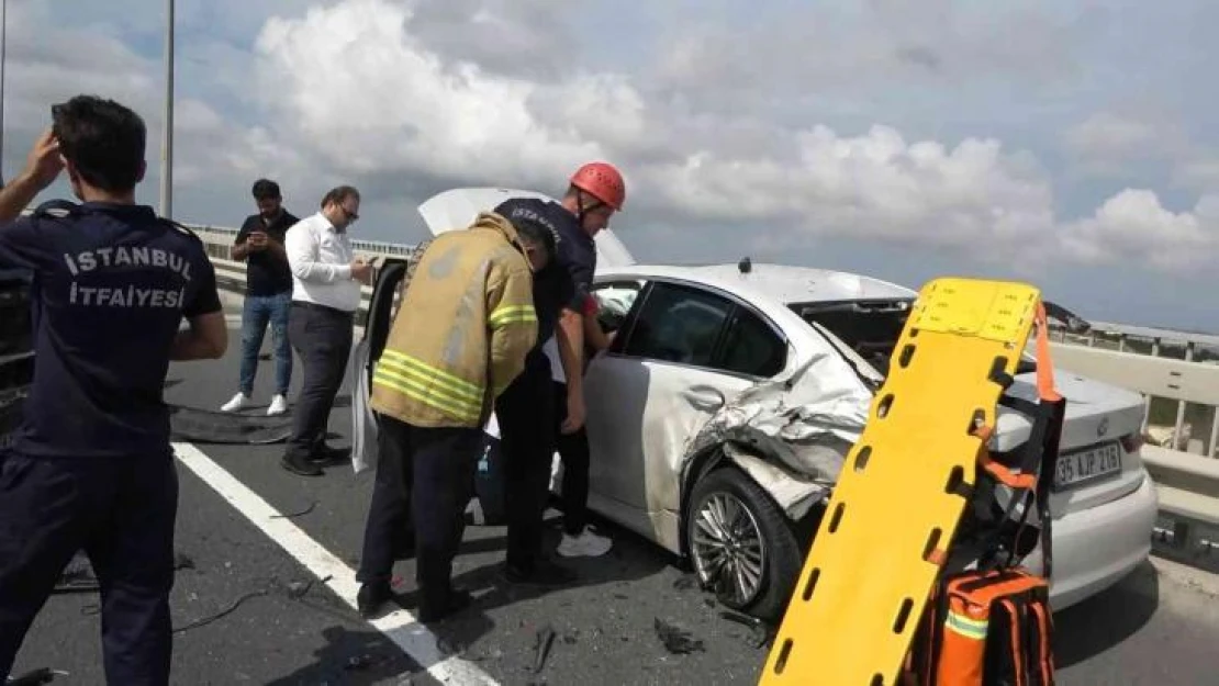 İstanbul Havalimanı çıkışında kaza, 1 kişi araçta sıkışarak yaralandı