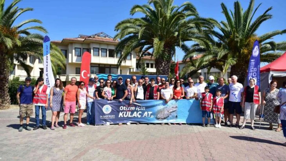 İstanbullu yüzücüler, otizm farkındalığı için 5 kilometre kulaç attı