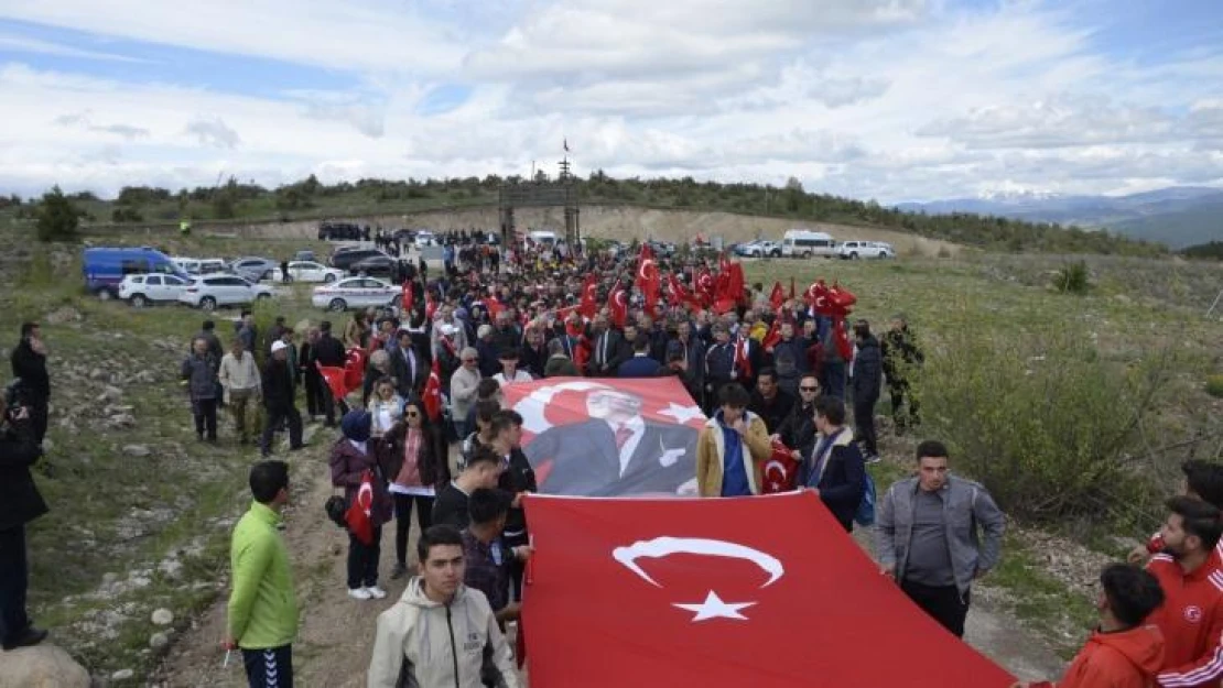 İstiklal Yolu'nda şehitlere saygı yürüyüşü