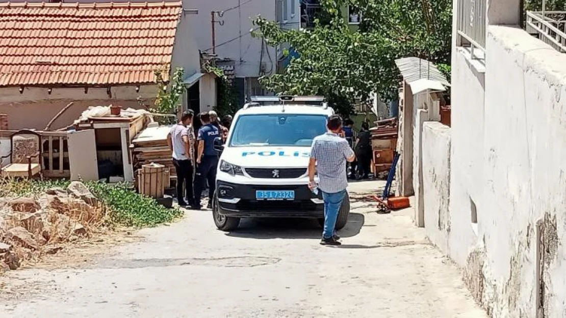 İzmir'de hareketli dakikalar: Bir kişi karısını bıçakla rehin aldı