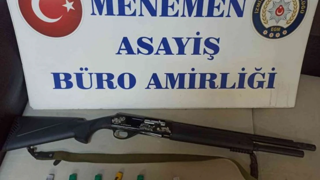 İzmir'de iki ayrı adrese kaçak tütün operasyonu: 3 gözaltı