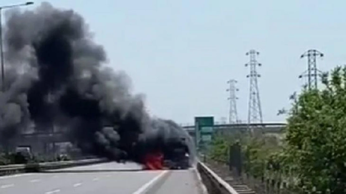 İzmir'de yakıt yüklü tanker alev aldı