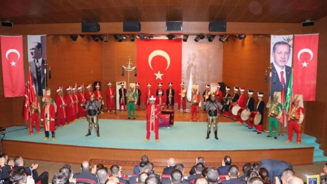 Jandarma mehteranı, Türk Polis Teşkilatının 177'nci yaşını konserle kutladı