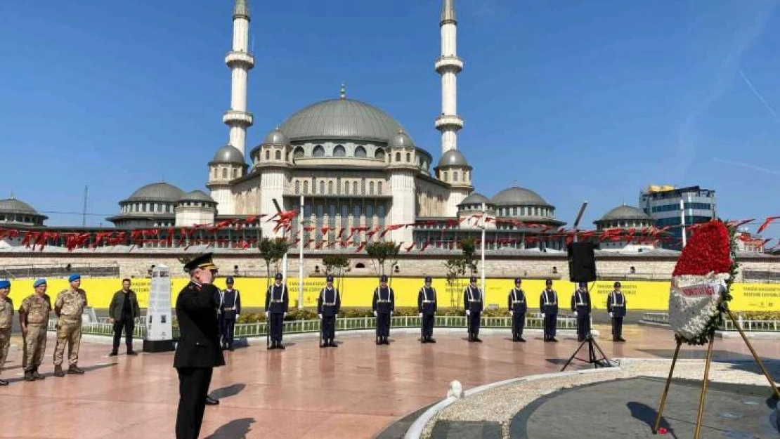 Jandarmanın 183'üncü kuruluş yılında Taksim Cumhuriyet Anıtı'na çelenk bırakıldı