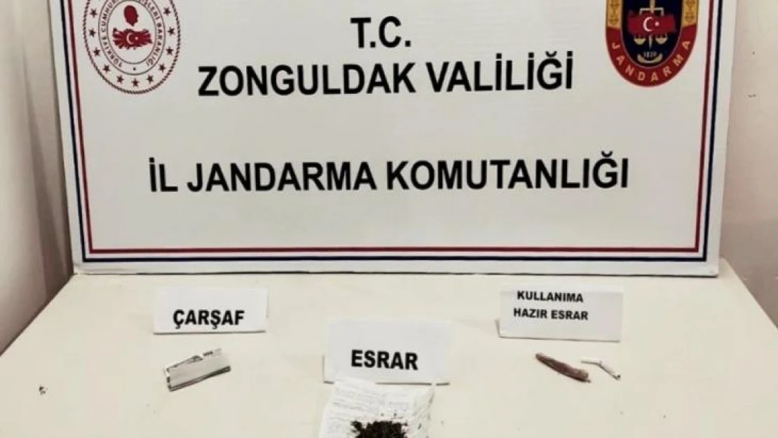 Jandarmanın durdurduğu araçlardan uyuşturucu çıktı