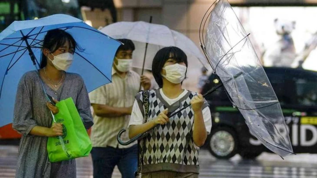 Japonya'da Meari Tayfunu alarmı