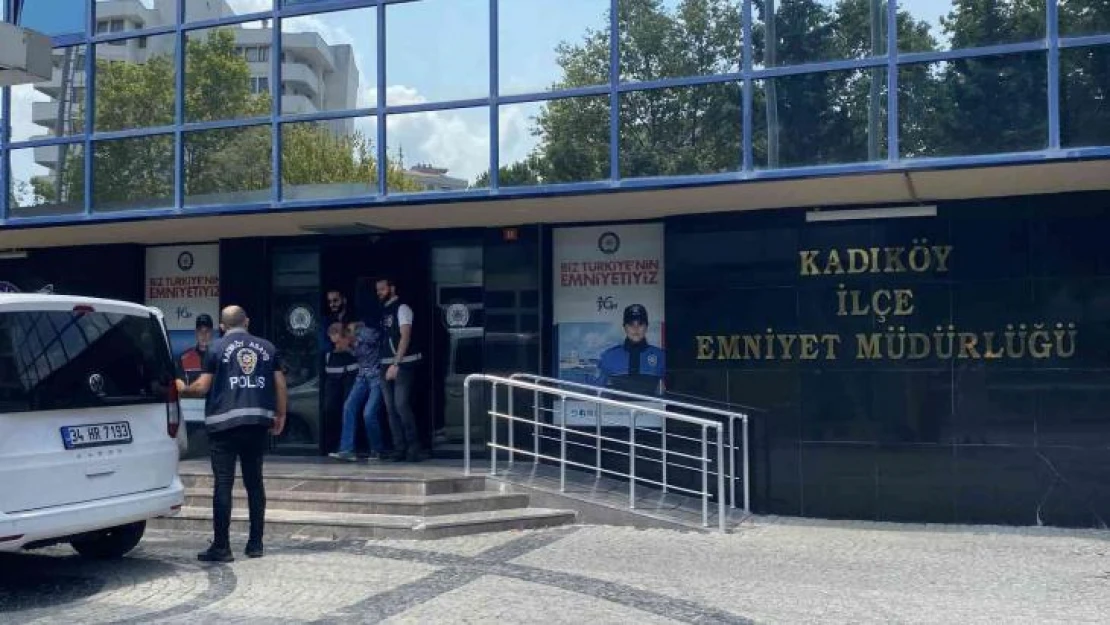 Kadıköy'de kafede tartıştığı kadını silahla öldüren zanlı adliyeye sevk edildi