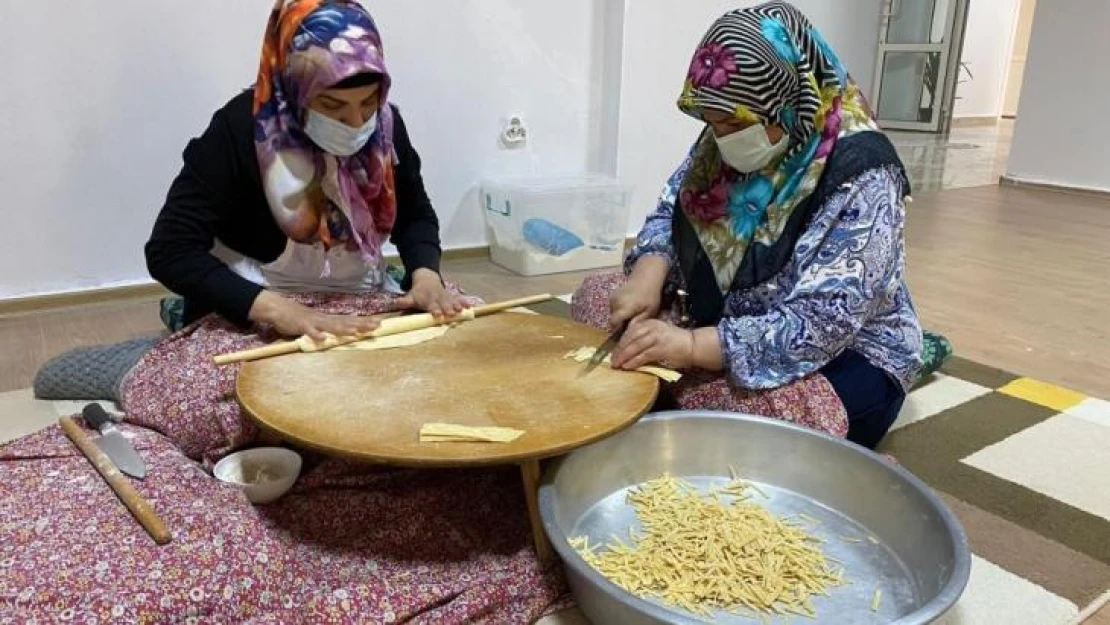 Kadınlar üreterek ekonomiye katkı sağlıyor