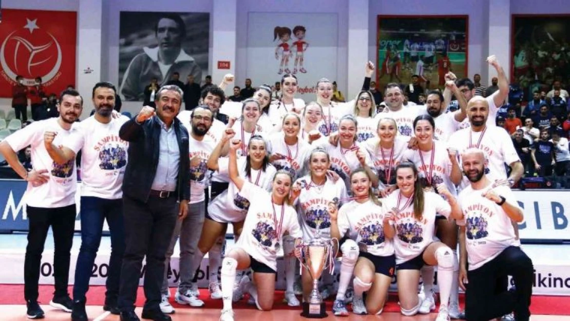 Kadınlar Voleybol 1. Ligi Play-off: Çukurova Belediyesi Spor Külübü: 3 - Karşıyaka Spor Kulübü: 0