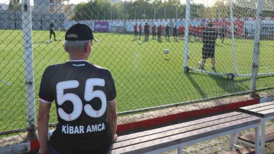 Kağıt toplayıcısı yaşlı adamın borcunu eski Samsunsporlu futbolcu kapattı