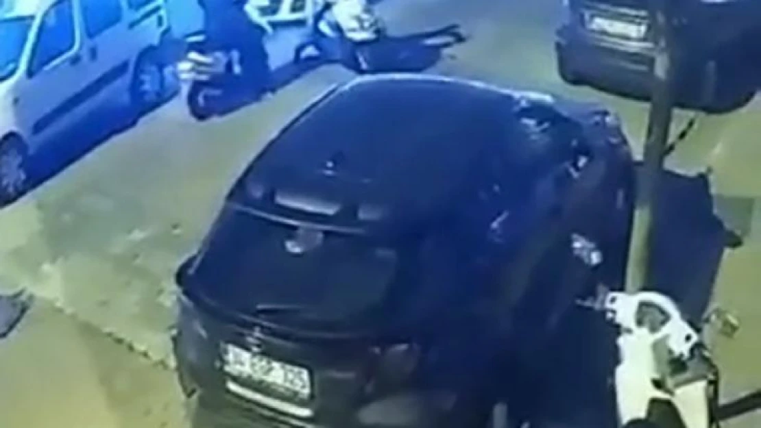 Kağıthane'de maskeli iki kişi park halindeki motosikleti çalıp kaçtı