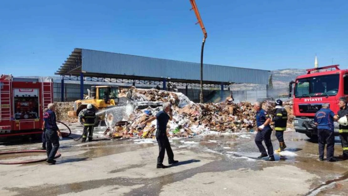 Kahramanmaraş'ta kağıt tesisinde yangın