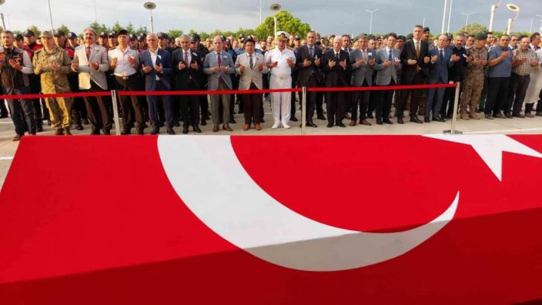 Kalbine yenik düşen polis için tören düzenlendi