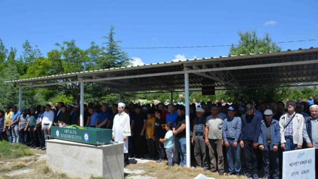 Kalp krizi sonucu hayatını kaybeden muhtar toprağa verildi