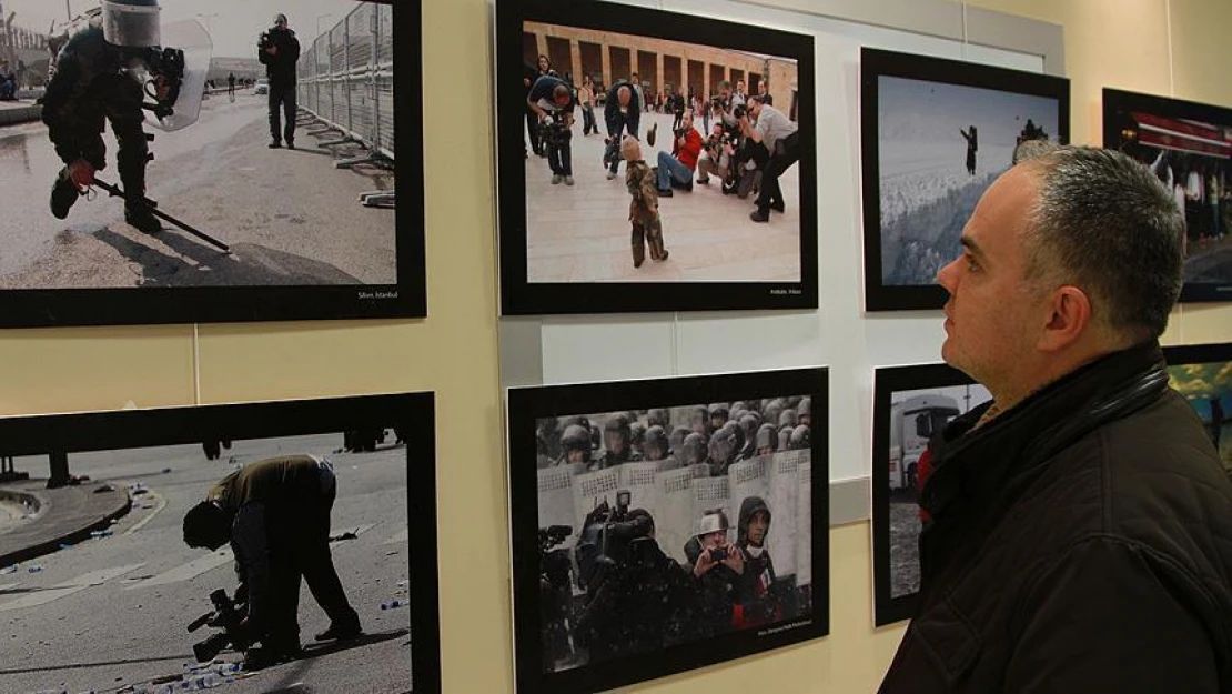 Kameramanların fotoğraflarından oluşan sergi açıldı