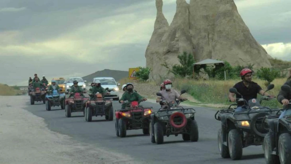 Kapadokya'da havalı duş turistlerin hoşuna gidiyor