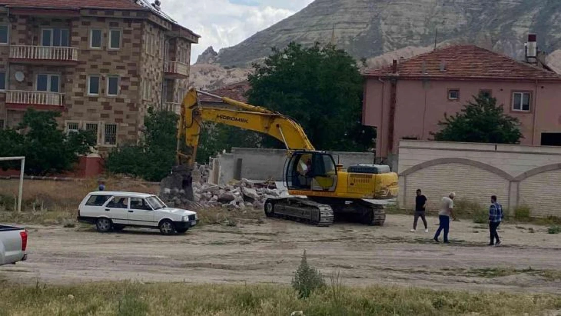 Kapadokya'da kaçak yapıların yıkımı devam ediyor