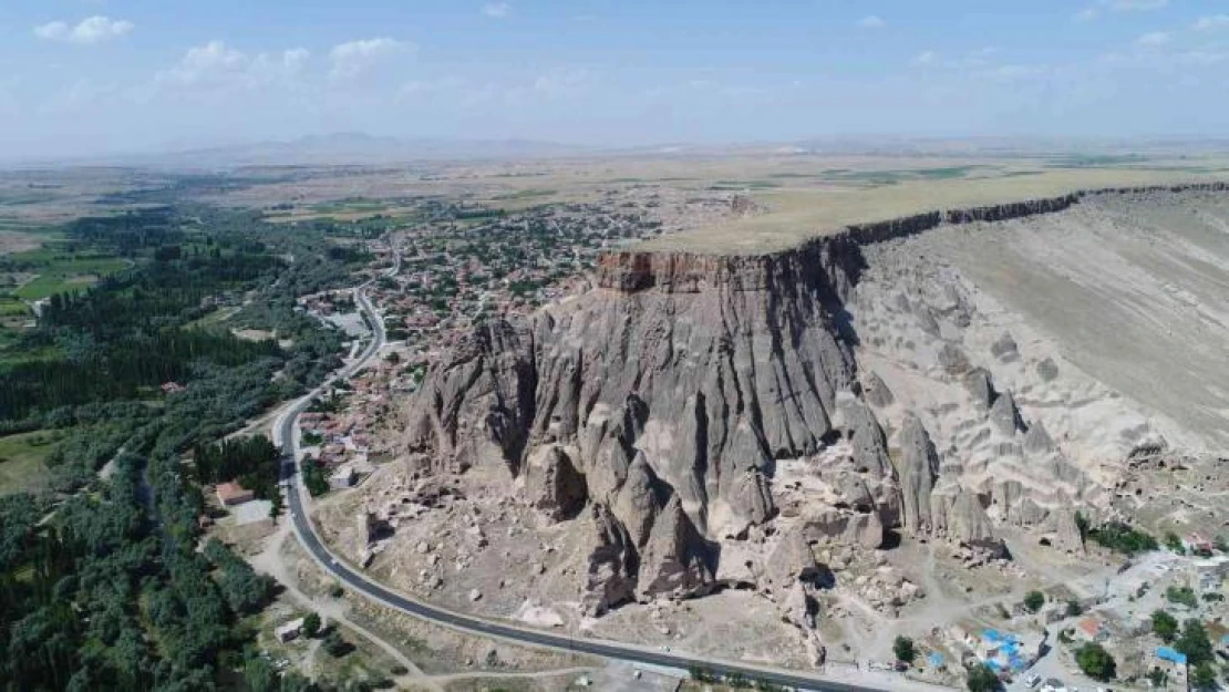 Kapadokya'nın girş kapısındaki Selime Katedrali'ne ziyaretçi ilgisi arttı