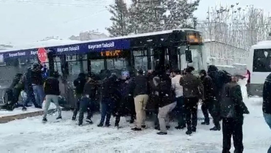 Kar nedeniyle yollar buz pistine döndü, araç sürücüleri zor anlar yaşadı