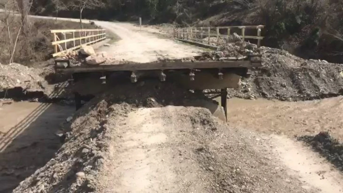 Kar suları, Kastamonu ve Sinop'u birbirine bağlayan 4 köprüyü yıktı