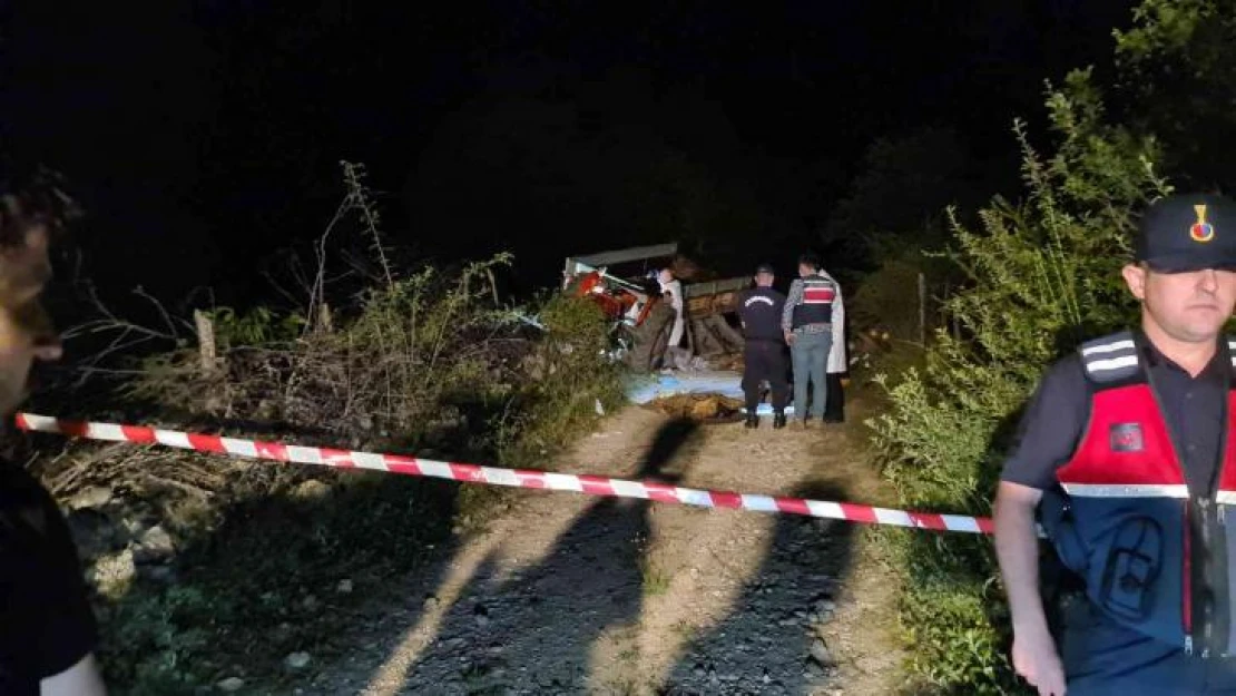 Karabük'te devrilen traktörün altında kalan 2 kişi öldü, biri ağır 2 kişi yaralandı