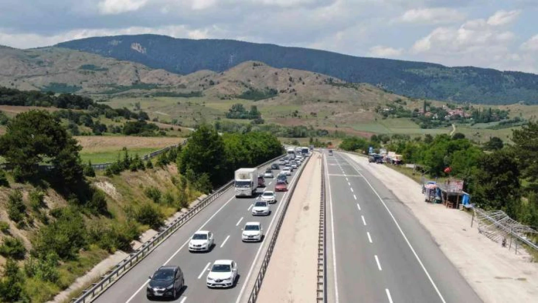 Karadeniz bağlantı noktasında tek yönlü bayram yoğunluğu yaşanıyor