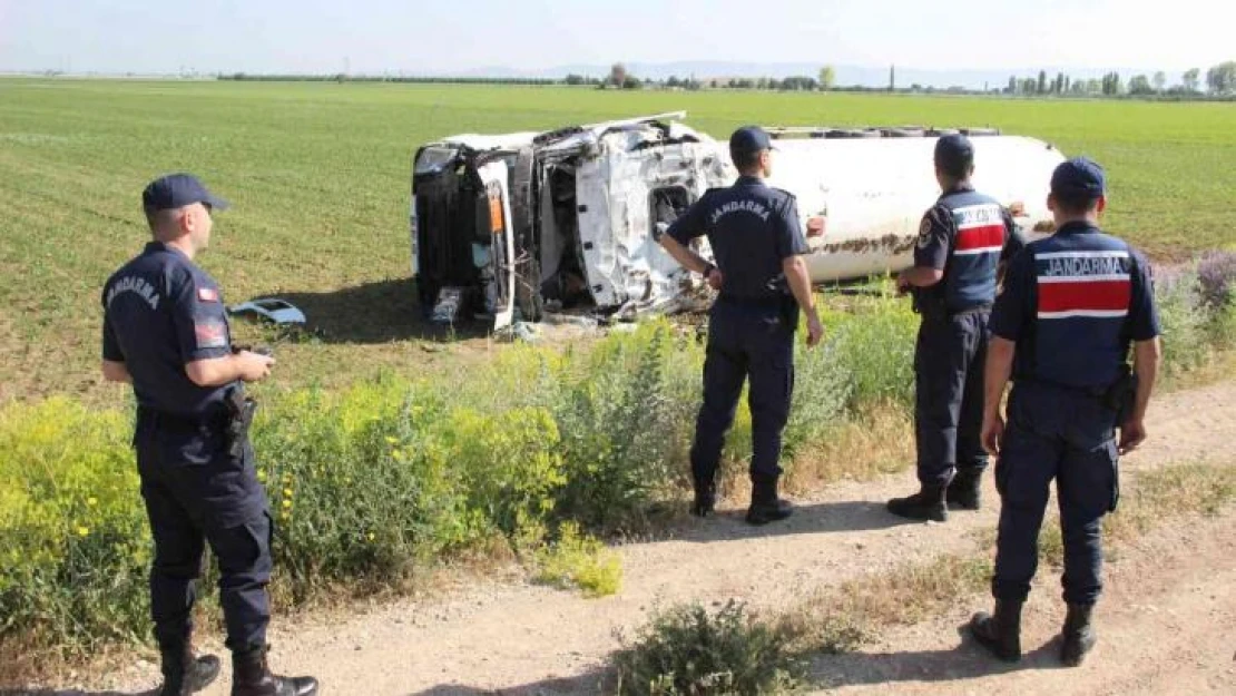 Karaman'da devrilen LPG yüklü tankerin sürücüsü hayatını kaybetti