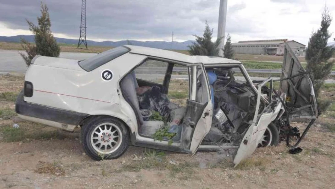 Karaman'da otomobiller çarpıştı: 3 yaralı