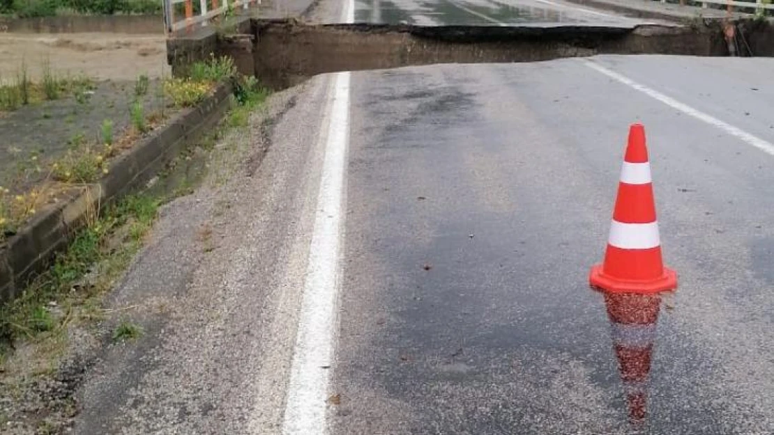 Kastamonu'nun birçok ilçesinin ulaşım yolu trafiğe kapatıldı