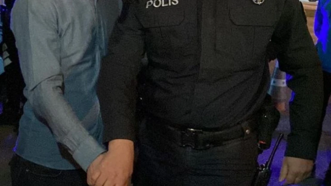 Kavga ihbarına gelen polislere meşaleli 10 Nisan kutlaması