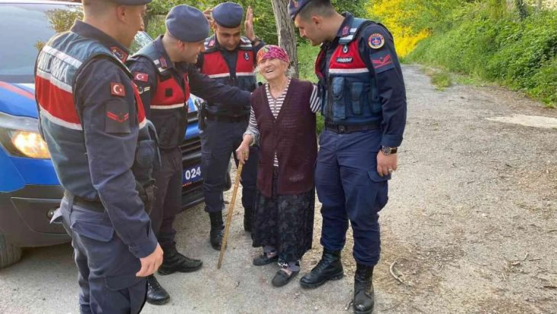 Kayıp kadın ormanda bulundu