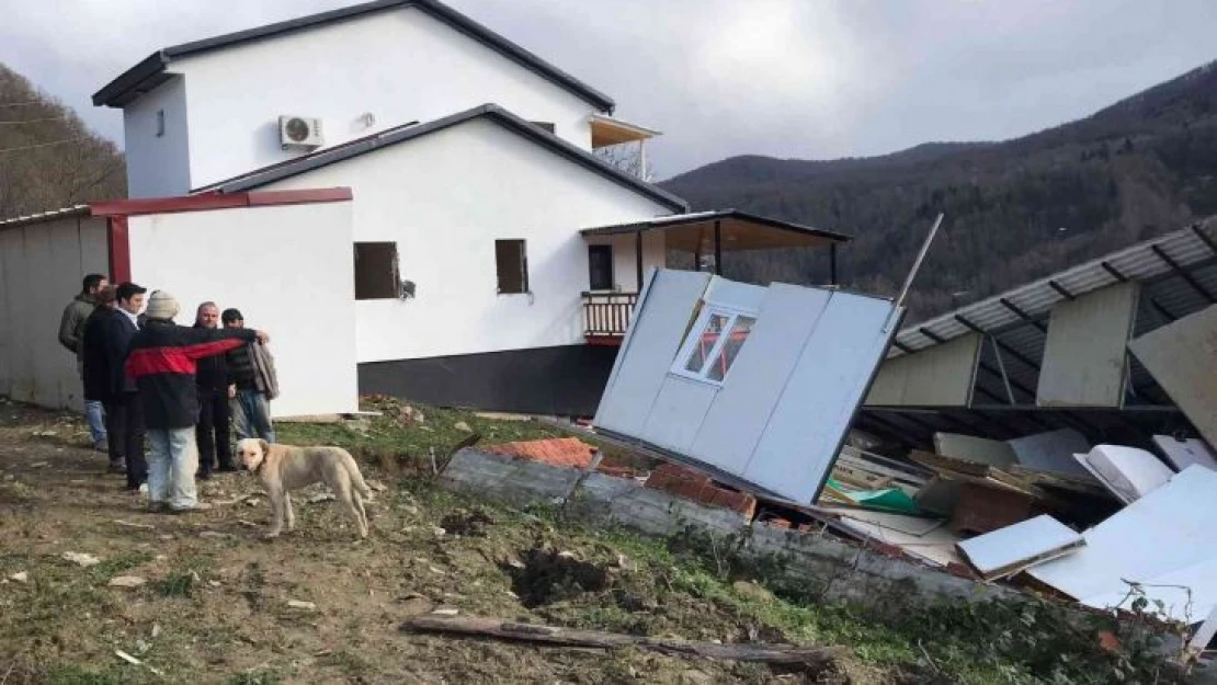 Kaymakam Yılmaz, heyelan bölgesini inceledi