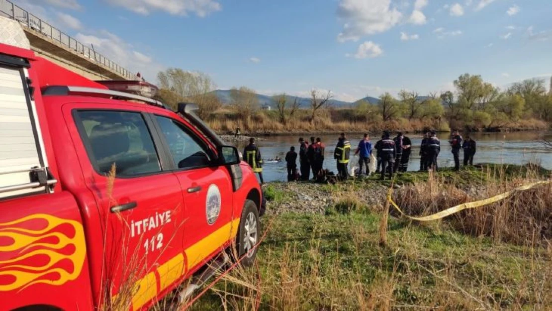 Kayseri'de feci kaza: Irmağa uçan araçtan karı kocanın cansız bedeni çıktı