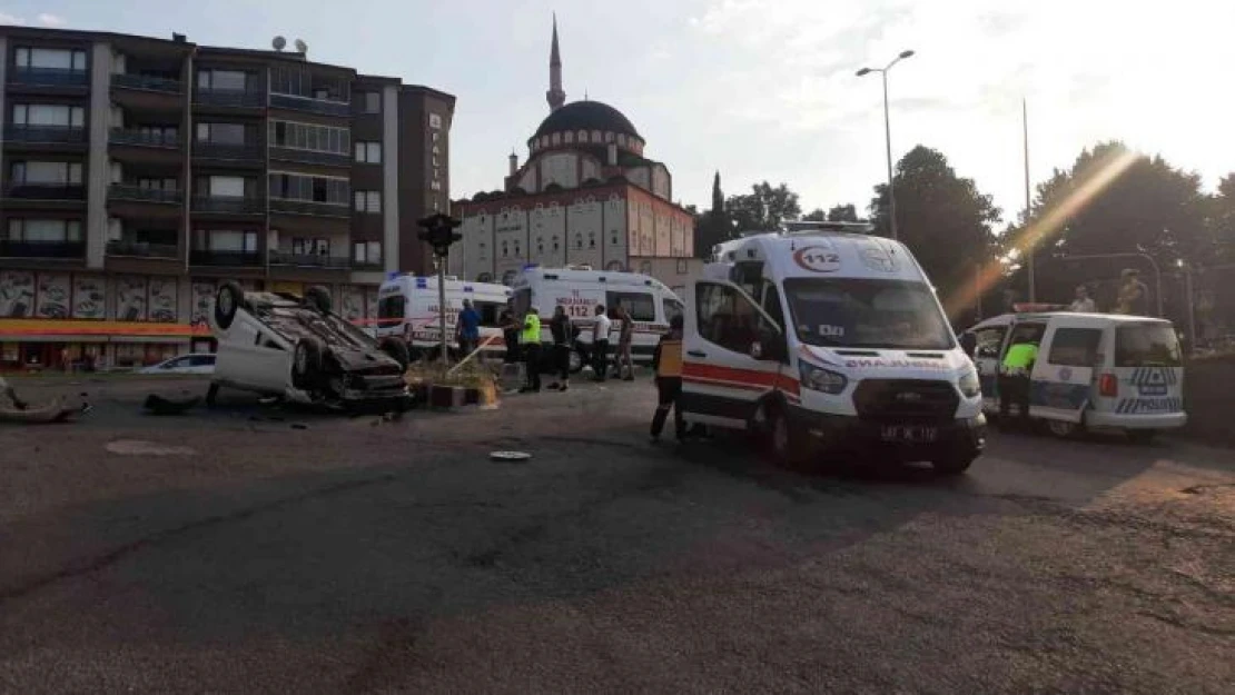 Kdz. Ereğli'de trafik kazası: 1 ölü, 4 yaralı