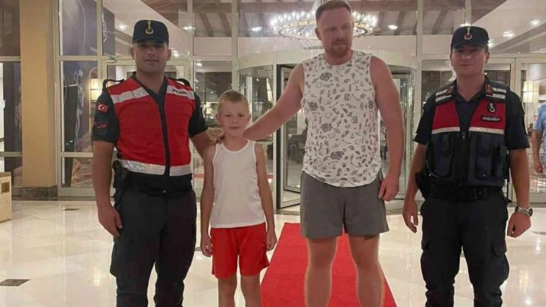 Kemer'de kaybolan 2 turist çocuk, jandarma ekiplerince bulundu