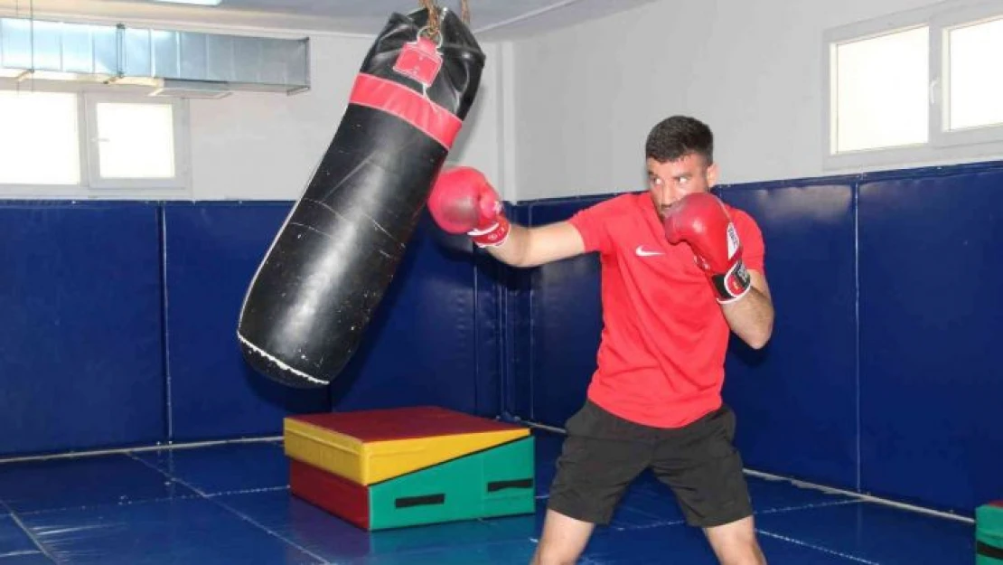 Kick Boks Avrupa Şampiyonu Ücan'ın gözü Dünya Kupası'nda