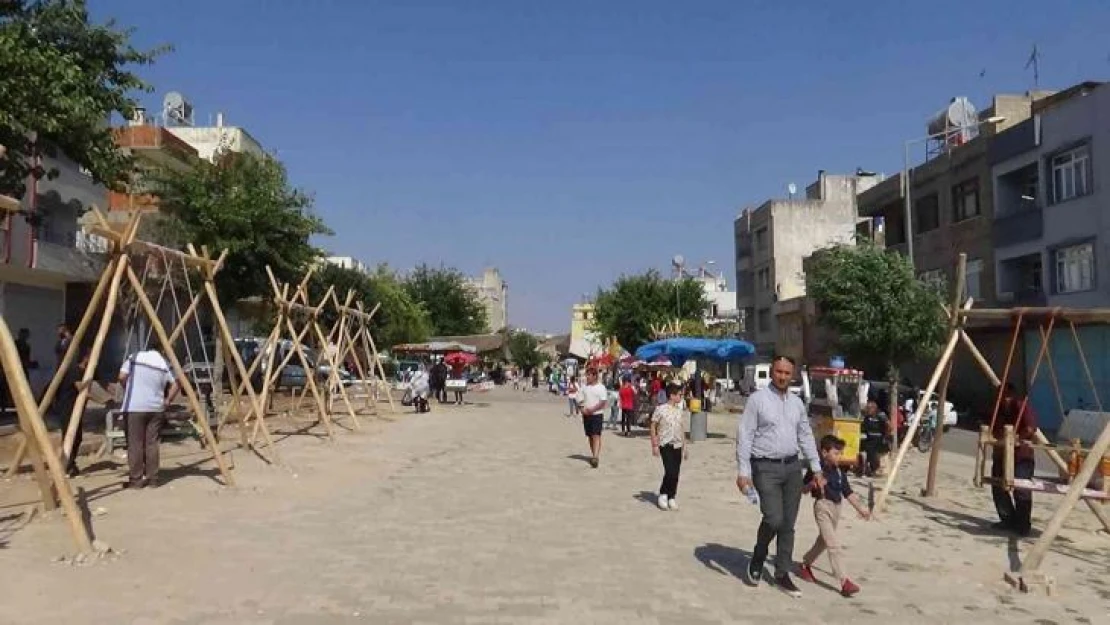 Kilis'te çocuklar 'Bayram Yeri'nde gönüllerince eğleniyor