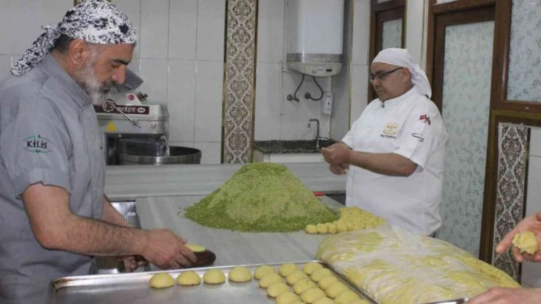 Kilis'te gerebiç tatlısı mesaisi