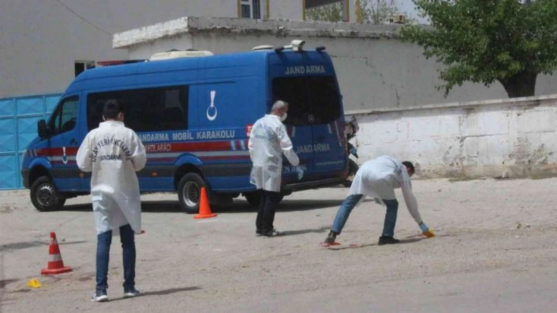 Kilis'te silahlı sapalı taşlı kavga: 11 yaralı