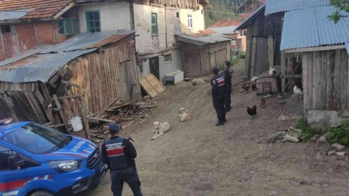 Kırıkkale'den Kastamonu'ya gelerek 45 bin TL değerinde para ve altınları çaldılar