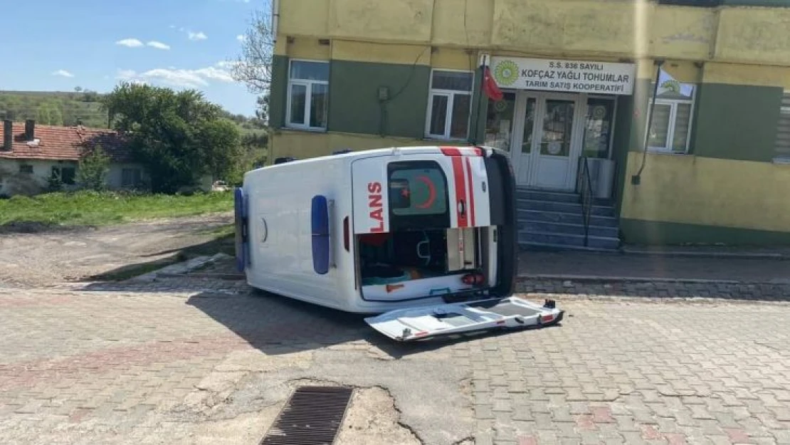 Kırklareli'nde takla atan ambulans korkuttu